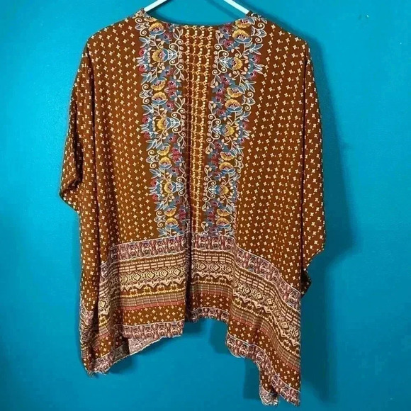 NWOT Francesca’s Blue Rain Boho Hippie Goblincore Print Kimono Cardigan - Picture 6 of 6